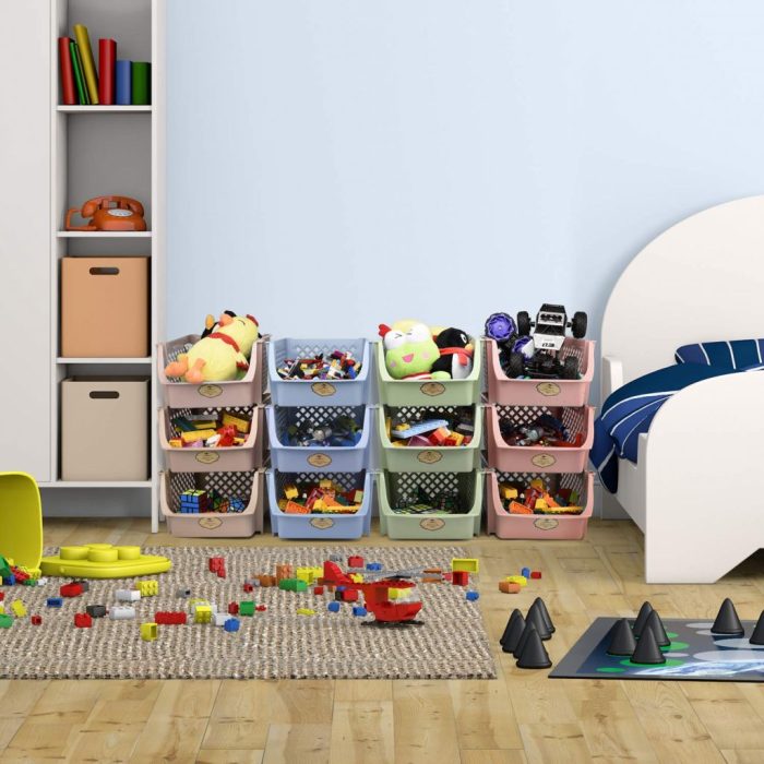 Kinderspielzeug im wohnzimmer